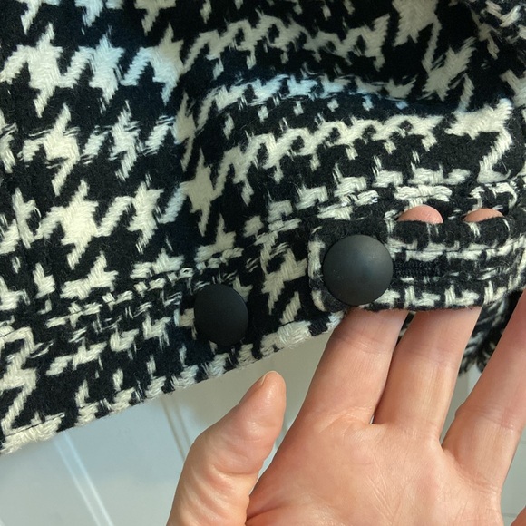 3X Plus Size Gorgeous Houndstooth Cropped Jacket from FOREVER 21+ - Picture 14 of 17